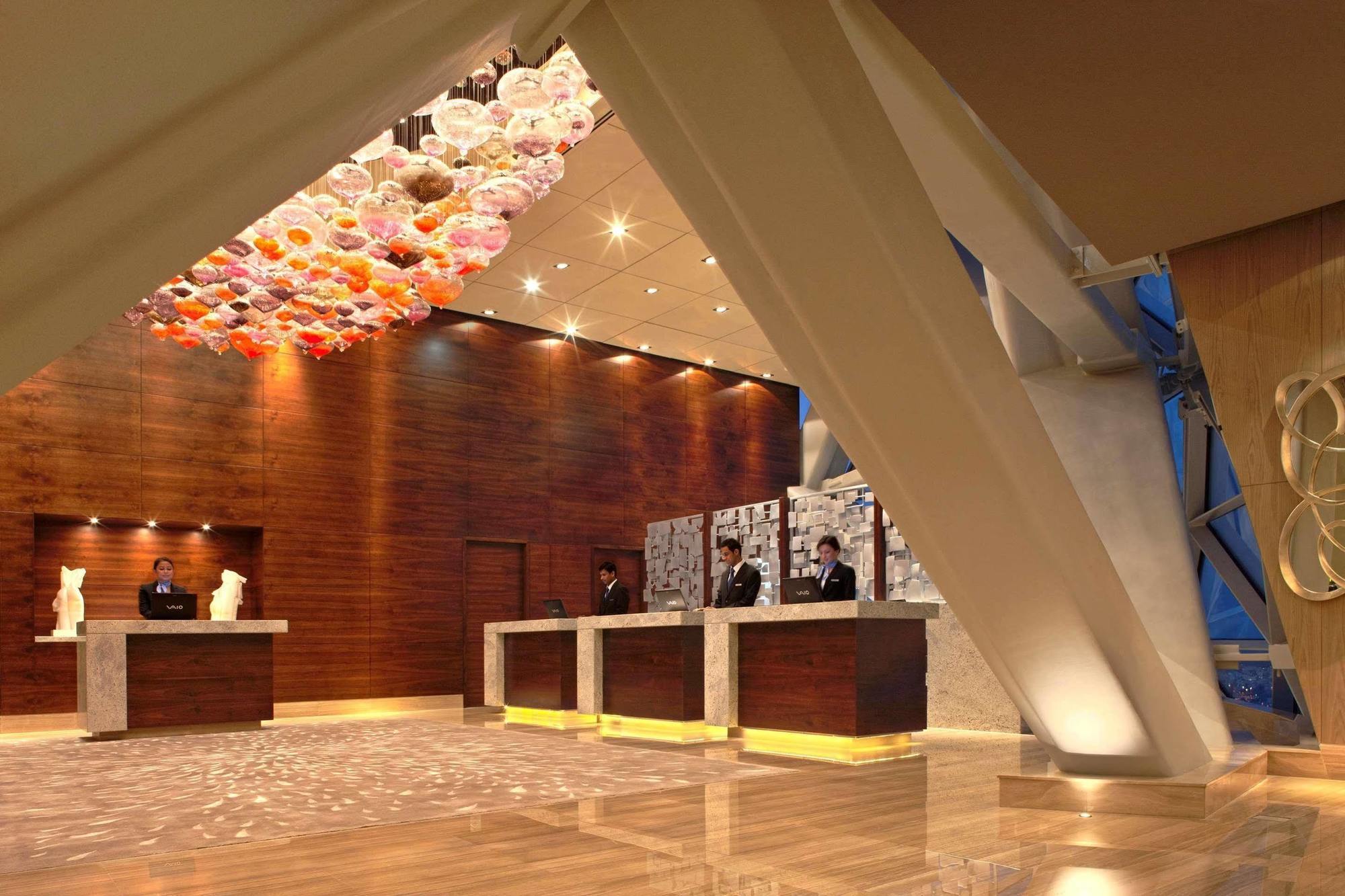 Hotel Centro Capital Centre By Rotana 3*