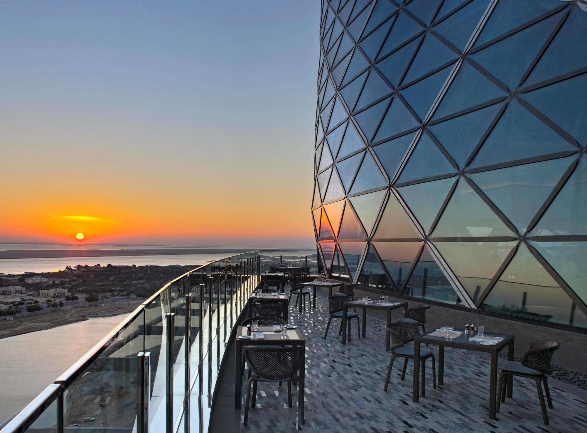 Hotel Centro Capital Centre By Rotana 3*